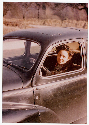 Mauricette dans la 203 - (10U74)