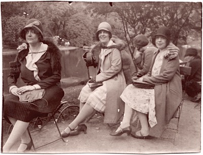 Les trois soeurs Alix, Andrée et Hermimi Deroo