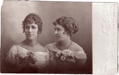 Les deux soeurs Lise et Gertrude