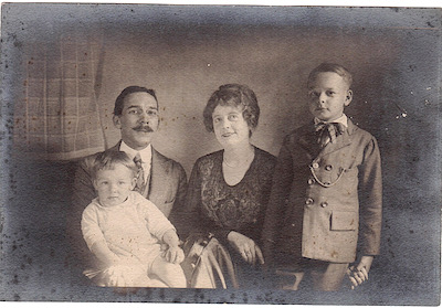 Bobby, Charles, Alix et Yves Cheriez - 1919